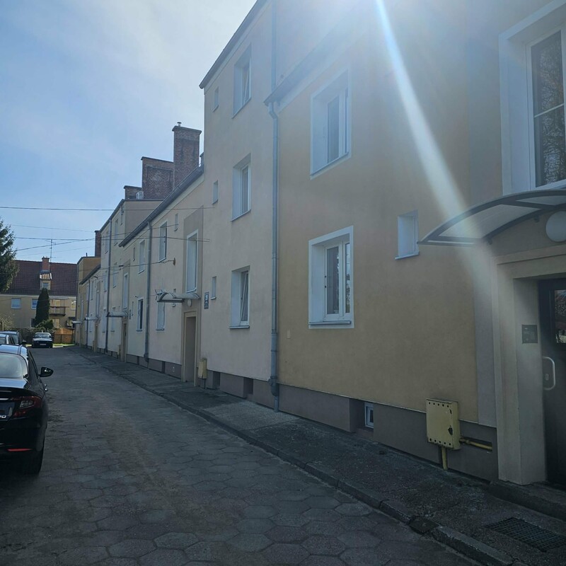 Elbląg DOM NIERUCHOMOŚCIOFERUJEMY NA SPRZEDAŻMIESZKANIE 2 POKOJOWEPow. 32 m2Blisko Park