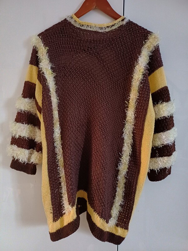 Elbląg Efektowny sweter rozmiar od 38 do 44,rękaw 3/4 stan idealny jak nowy, przedłużane boki