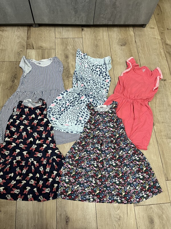 Elbląg Za 2 płyny do płukania cocolino w biedronce 1+1 w promocji.
Ciuchy rozm 116 ( niektóre z metki 110/116 )