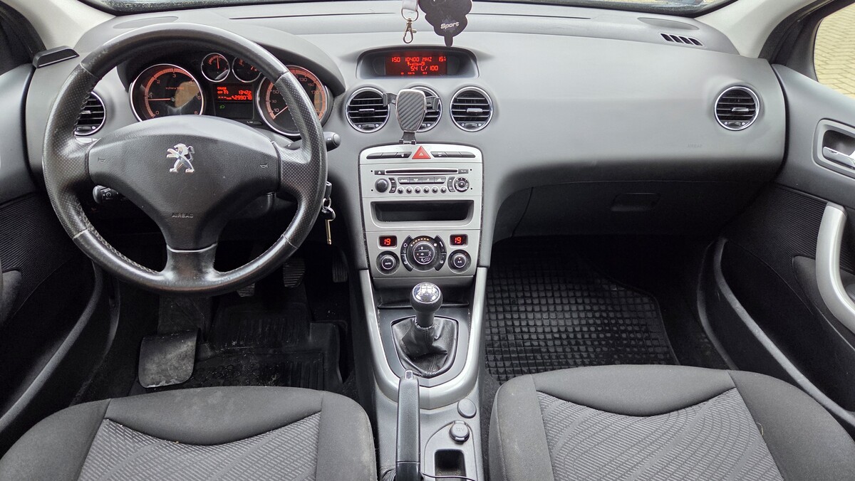 Elbląg Mam do sprzedaży zadbanego Peugeota 308 z ekonomicznym i niezawodnym silnikiem diesla 1.6 HDi o mocy 92 KM.