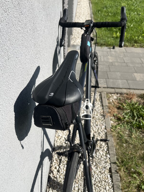 Elbląg Sprzedam rower szosowy kupiony w tym sezonie. Przebieg na dziś to około 1300 km. Sprzedaję z powodu braku czasu