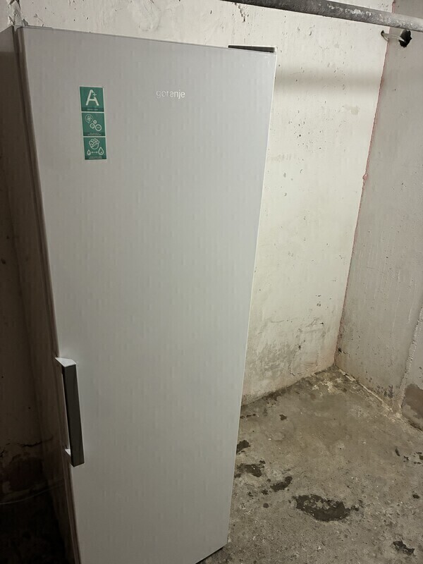 Elbląg Sprzedam lodówkę (chłodziarkę) Gorenje R6191 FW
Lodówka biała w bardzo dobrej kondycji, minimalne ślady