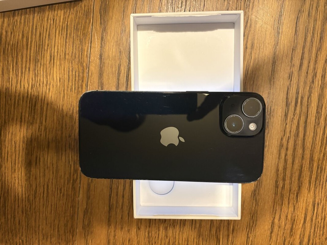 Elbląg Sprzedam IPhone 14 128GB w skald zestaw wchodzi telefon oryginalne pudełko ładowarka etui na telefon. Stan jak