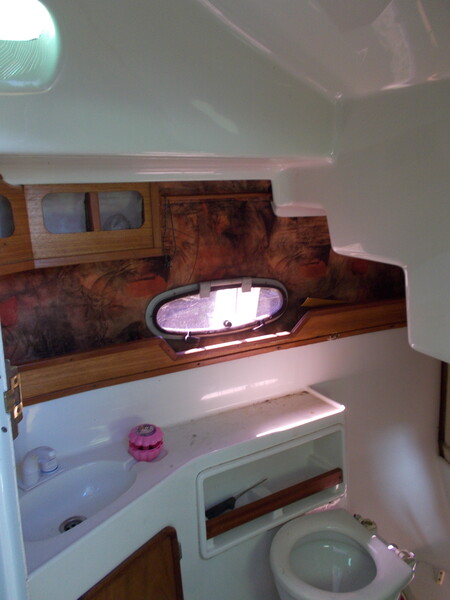 Elbląg SPORTINA 760 - Delphia Yacht - Stocznia Olecko; łódka posiada silnik stacjonarny Yanmar 1GM10 diesel, spalanie