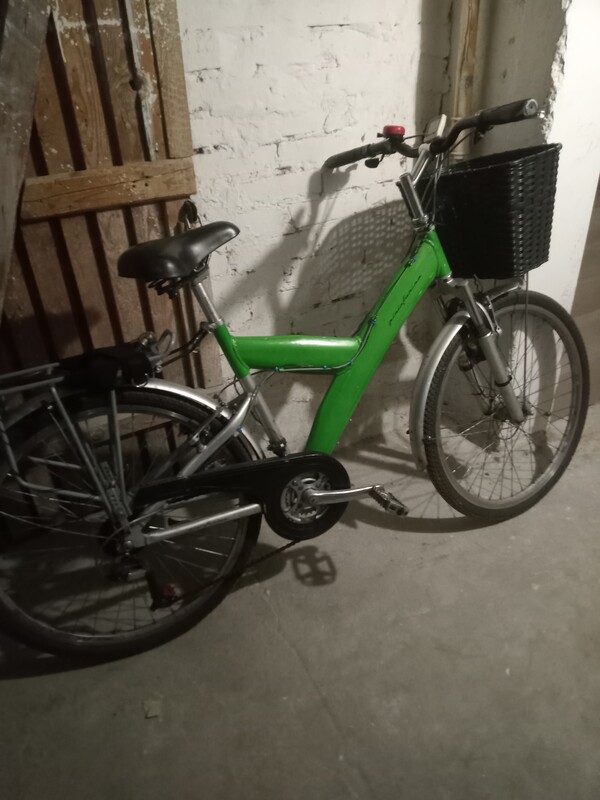 Elbląg sprzedam dwa rowery w stanie dobrym + mniejszy kola 24 cale , wiekszy kola 26 cali, cena po 350 zl.