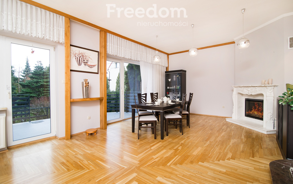 Elbląg FREEDOM NIERUCHOMOŚCISprzedam dom - Elbląg, Zofii Nałkowskiej. Atrakcyjny dom położony w malowniczej