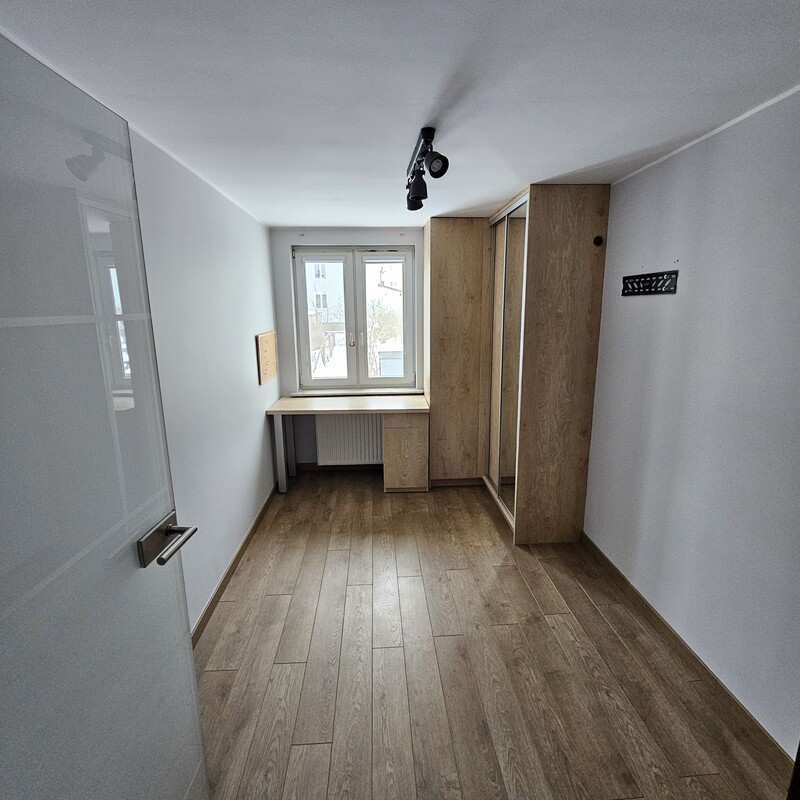 Elbląg DOM NIERUCHOMOŚCIOFERUJEMY NA SPRZEDAŻMIESZKANIE 4 POKOJOWEPow.61 m2BLISKO TARGOWISKO MIEJSKIEKUP MIESZKANIE