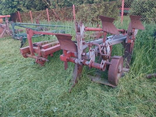 Elbląg Sprzedam lub zamienię pług 3-skibowy i pług 4-skibowy. 
Cena: 900 zł
Proszę o kontakt telefoniczny.