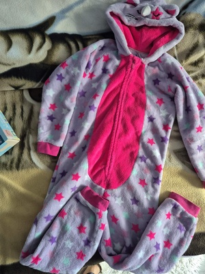 Elbląg Pakiet ubranek dla dziewczynki rozm.128,kigurumi, zabawki. Ubrania czyste i zadbane. Symboliczne 30 zł. Polecam!