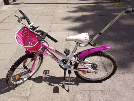 Elbląg Sprzedam rowerek dla dziewczynki w bardzo dobrym stanie.