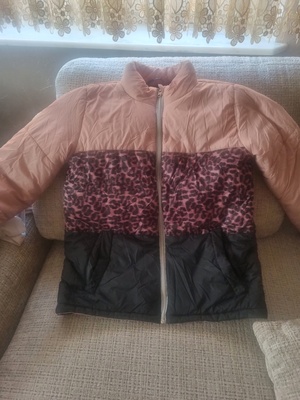 Elbląg Sprzedam  modną kurtkę  dla dziewczynki na zimę 158cm, stan bardzo dobry, zadbana, czysta, ubrana 2 razy. Cenna
