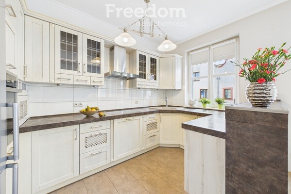 Elbląg FREEDOM NIERUCHOMOŚCISprzedam mieszkanie - Elbląg, Rzeźnicka. Lokal znajduje się na trzecim piętrze