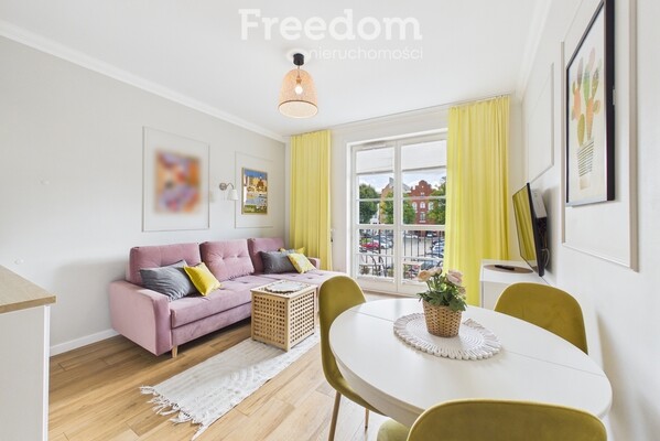 Elbląg FREEDOM NIERUCHOMOŚCIWynajmę mieszkanie - Elbląg, Rybacka. Przytulne 2-pokojowe mieszkanie 35 m² w nowej