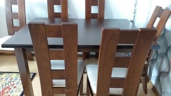 Sprzedam stół rozkładany wraz z 6 krzesłami. 
Wymiary 90x120 po rozłożeniu 90x200.
Stan bardzo dobry.