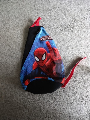 Elbląg Sprzedam plecak na jedno ramię dla chłopca. Stan dobry pokazane zszycie przy zamku. Kontakt sms