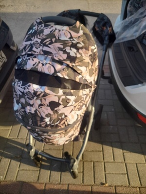 Elbląg Witam, sprzedam wozek dziecięcy Flavio Bebetto. W zestawie znajduje się gondola oraz spacerówka a także