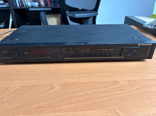 Elbląg Wyprzedaż :
Kino domowe Philips HTR 5000 z kompletem głośników sprawne-60zł 
Kino domowe Daewoo HC-4180X z