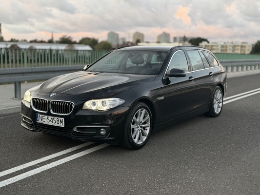 Elbląg BMW Serii 5 F11 520d Luxury Line z 2014 roku, wersja po liftingu, 190 KM, automat.