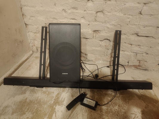 Elbląg Kino Domowe Samsung z uchwytem do telewizora. .. kompletny model PS WN30 pilot z zewnątrz lekko uszkodzony. ..