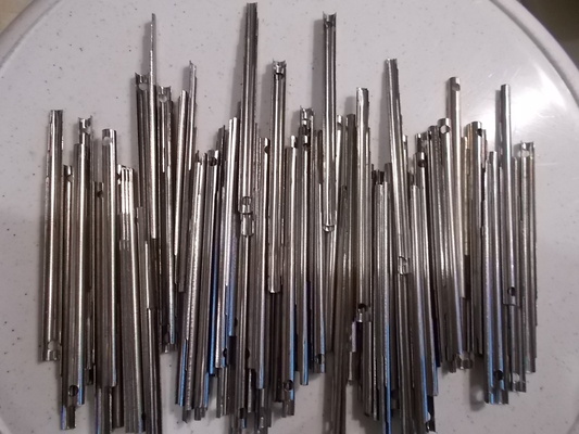 Elbląg Blaszki i dzióbki do nabijania gilzy. Pasują do maszyny HUZARK i maszyn tureckich są grube i slim.
