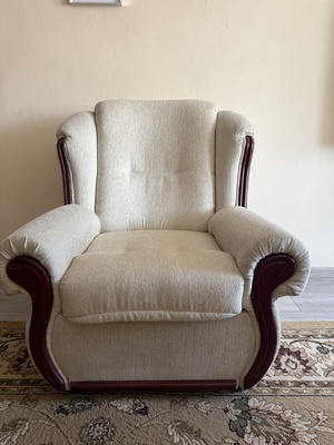 Elbląg Sprzedam fotel ecru zakupiony w Soniku. Bez plam i uszkodzeń, wygodny. Do lekkiego odświeżenia.