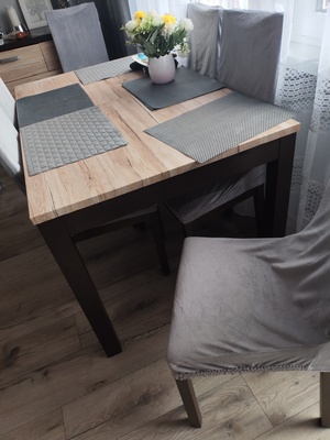 Elbląg Sprzedam stół i 6 krzeseł 
Wymiary stołu   140 rozkłada się do 210 szerokość 80 
Stół używany w dobrym stanie +