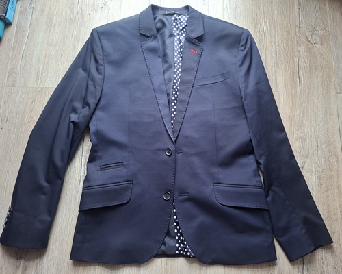 Elbląg Marynarka rozm 46/176/82 pasuje na 170 cm
Sprzedam ubraną 2 razy marynarkę. Syn szybko wyrósł. Piękny, ciemny