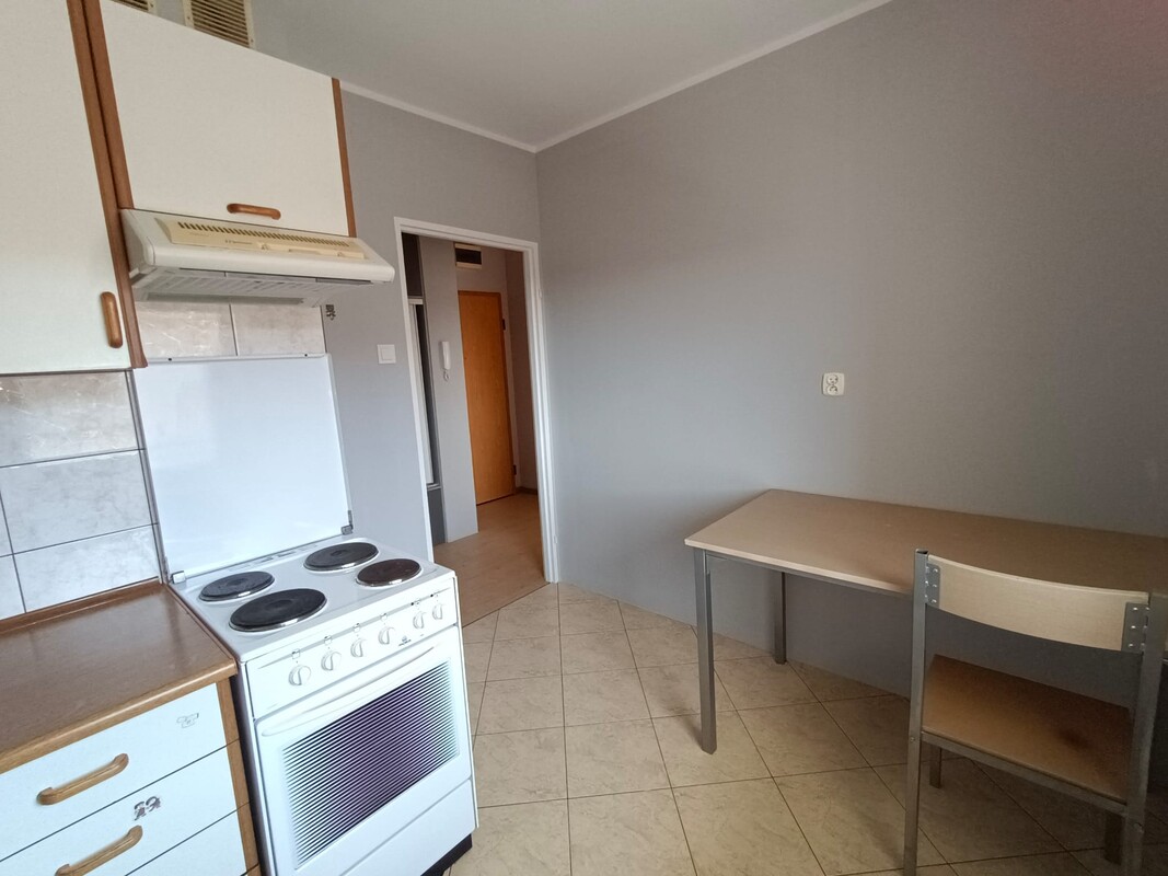 Elbląg STATOR NIERUCHOMOŚCI - 31 lat w Elblągu DO WYNAJĘCIA ZADBANE, UMEBLOWANE MIESZKANIE 1 POKOJOWE Z BALKONEM UL.