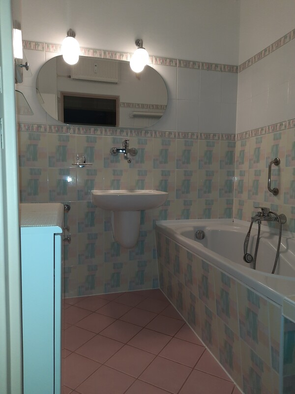 Elbląg Sprzedam mieszkanie. Powierzchnia 65,2 m²Ogrzewanie CO miejskiePiętro 3/3,bez windyCzynsz ok.1200,0 zł dla