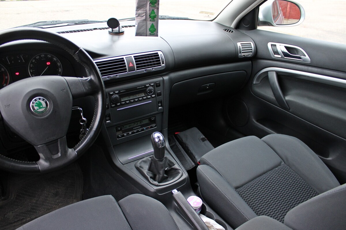 Elbląg SKODA SUPERB SILNIK : 2.0 115KM (zwykły 8V)Rok produkcji : 2008