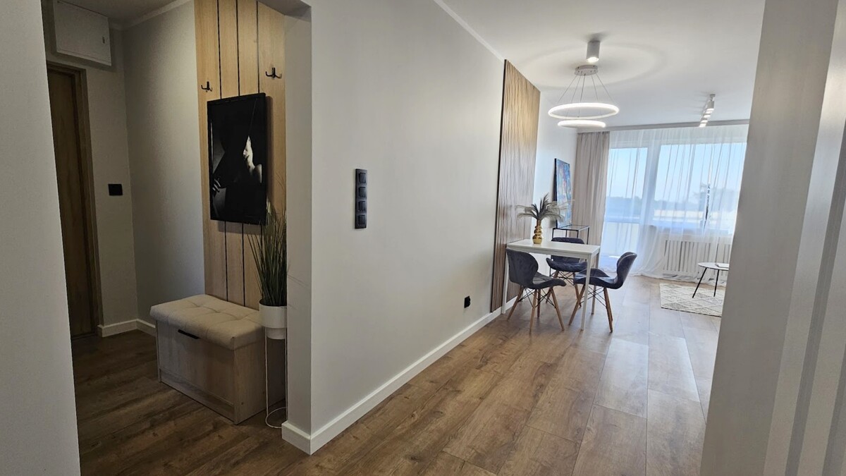 Elbląg KWADRAT NIERUCHOMOŚCI3 pokojowepo generalnym remonciebalkonnowoczesna windadostępne od zaraz