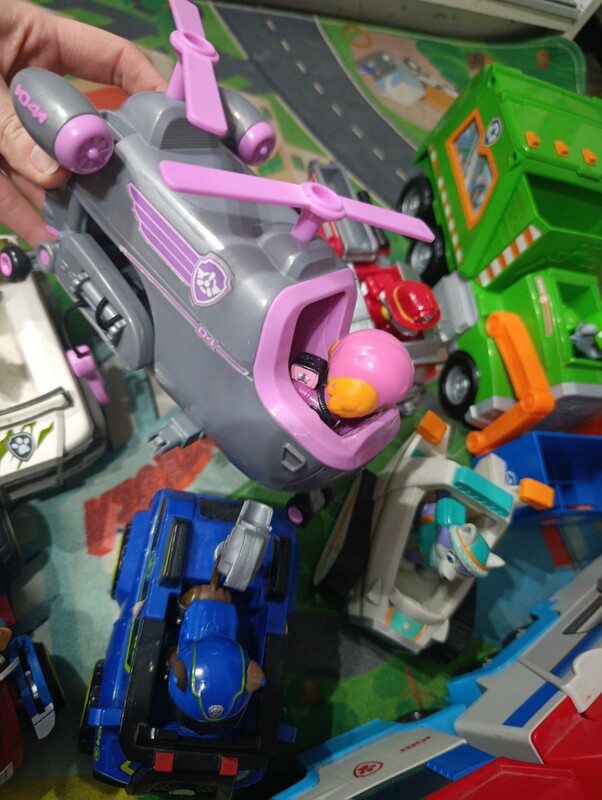 Elbląg Sprzedam zestaw Psi patrol. BRAK PATROLOWCA. łódź podwodna, zestaw piesków z autami. Cena za całość. Wszystko