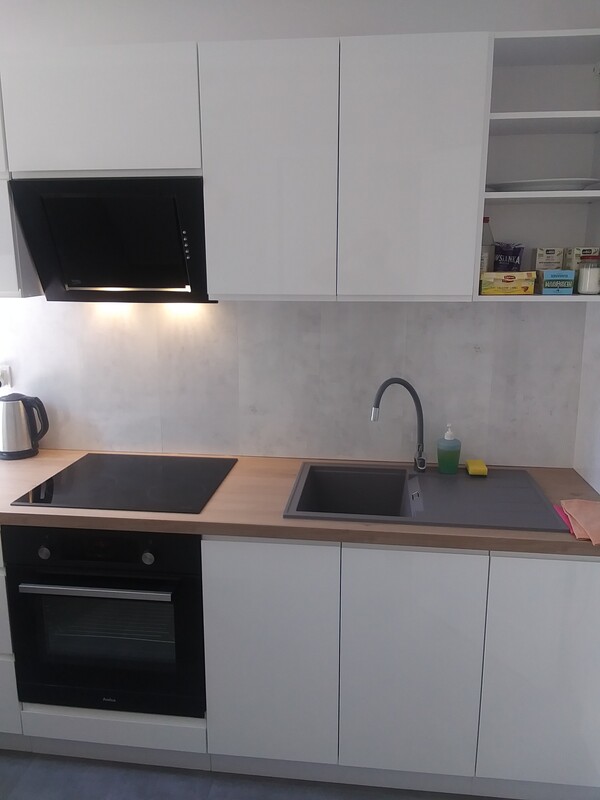 Elbląg Kawalerka 30m2 + piwnica 3,5m2 + Balkon z widokiem na parkos. Zawada, ul. WiejskaParter, wszystkie media z