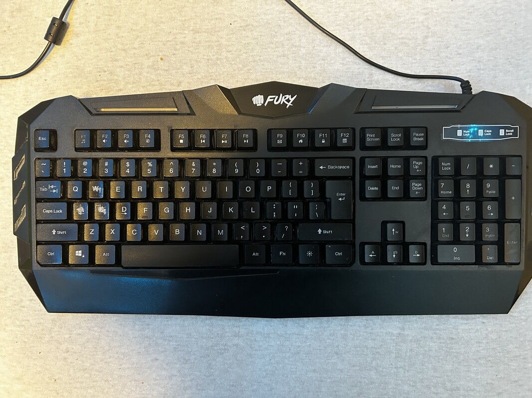 Elbląg Sprzedam używaną podświetlaną klawiaturę FURY Spitfire w stanie średnim
płatność: przelew na telefon lub