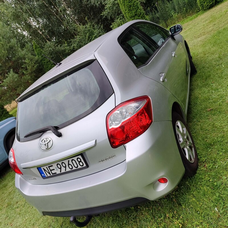 Elbląg Sprzedam Toyota Auris rok prod. 2013 z niskim przebiegiem 132500 km salonowa bezwypadkowa pierwszy właściciel.