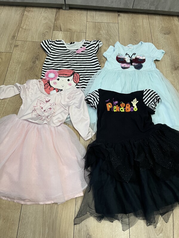 Elbląg Za 2 płyny do płukania cocolino w biedronce 1+1 w promocji.
Ciuchy rozm 116 ( niektóre z metki 110/116 )