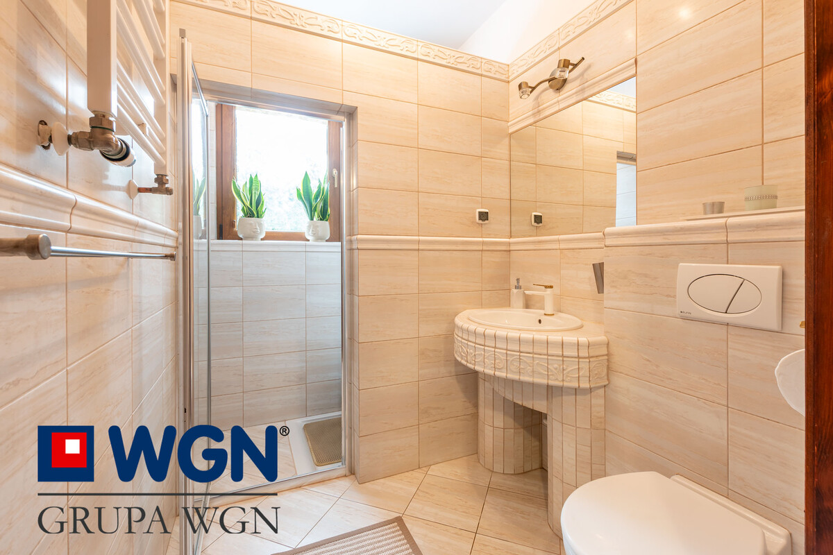 Elbląg WGN Nieruchomości oddział Elbląg prezentuje dom wolnostojący położony przy ul. Lipowa na osiedlu Dąbrowa. Tylko