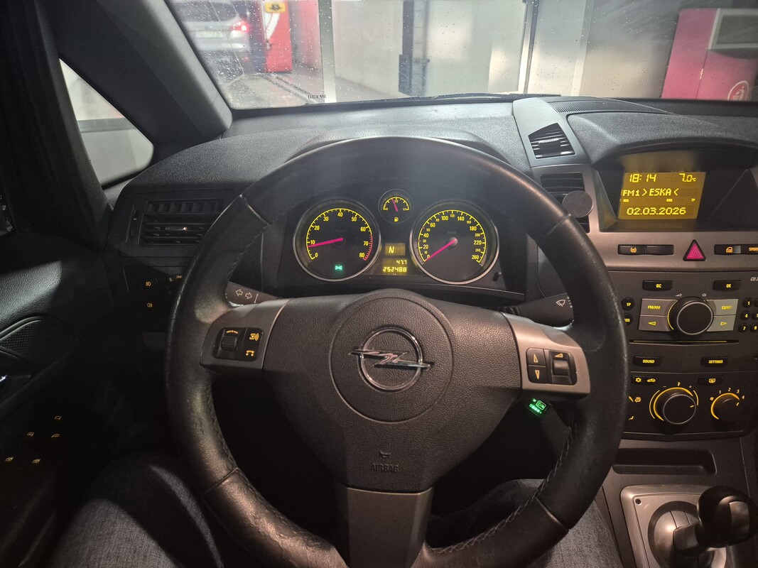 Elbląg Opel zafira. 1.8.Benzyna / gaz. 2006r. 252tyś przebieg. Po wymianie rozrządu, głowicy, sprzęgła, skrzyni