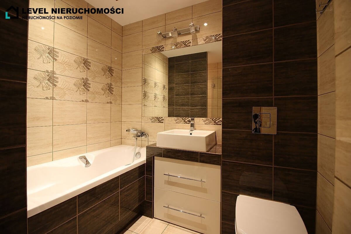 Elbląg LEVEL NIERUCHOMOŚCI Dom w środku miastaul. robotnicza NIERUCHOMOŚCI NA POZIOMIE