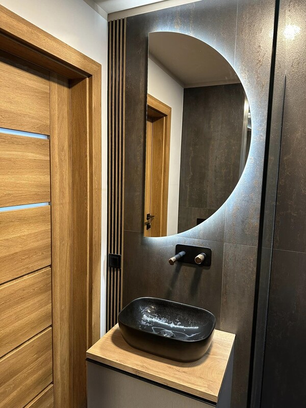 Elbląg Z okazji Świąt Bożego Narodzenia życzymy spokoju, radości i rodzinnego ciepła. Niech Nowy Rok 2026 przyniesie