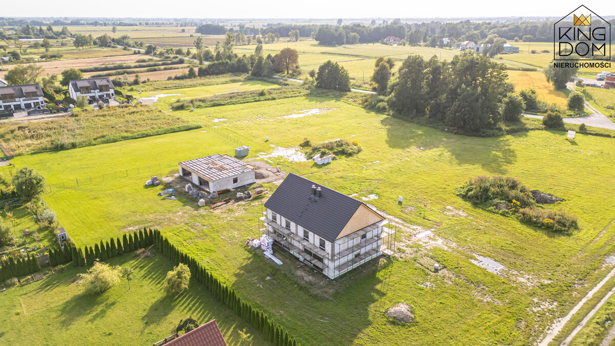Elbląg KINGDOM NIERUCHOMOŚCI BLISKO CIEBIE PRZESTRONNY DOM W ZABUDOWIE BLIŹNIACZEJ Z GARAŻEMPOŁOŻONY NA DZIAŁCE O