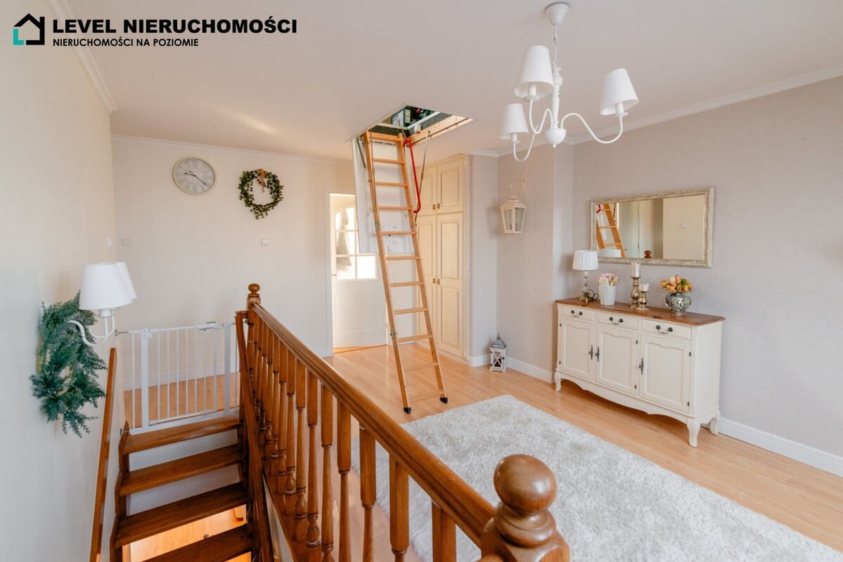 Elbląg LEVEL NIERUCHOMOŚCI Mieszkanie dwupoziomowe, czteropokojowe ul. Nitschmanna, Elbląg