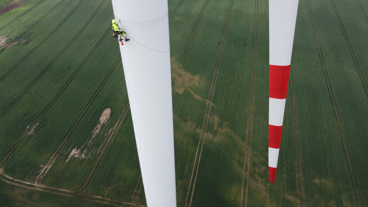 Elbląg PSW – Kompleksowe i Bezpieczne Usługi Wysokościowe z Wykorzystaniem Technik Alpinistycznych:Mycie,