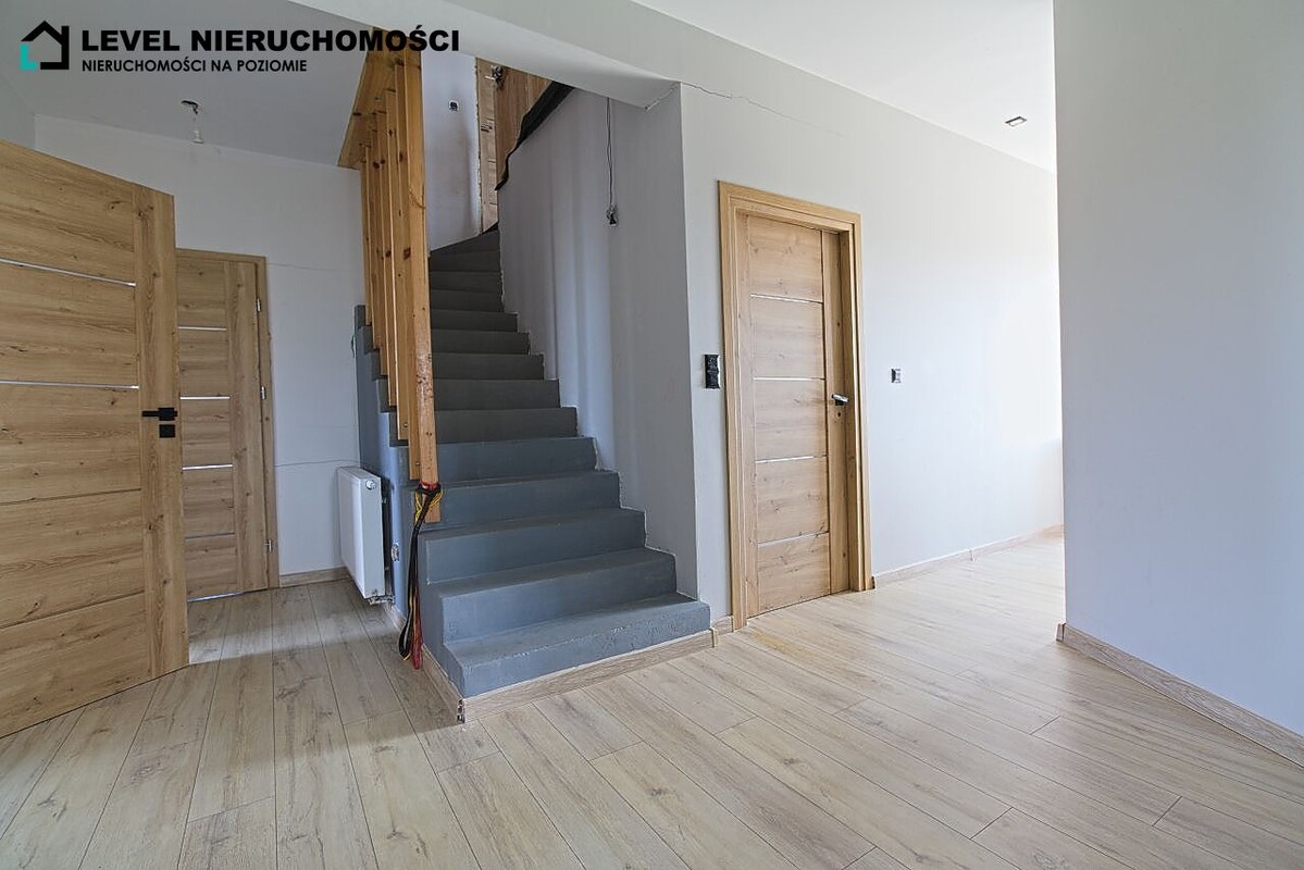 Elbląg LEVEL NIERUCHOMOŚCI Duży dom pod Elblągiem Krzewsk NIERUCHOMOŚCI NA POZIOMIE
