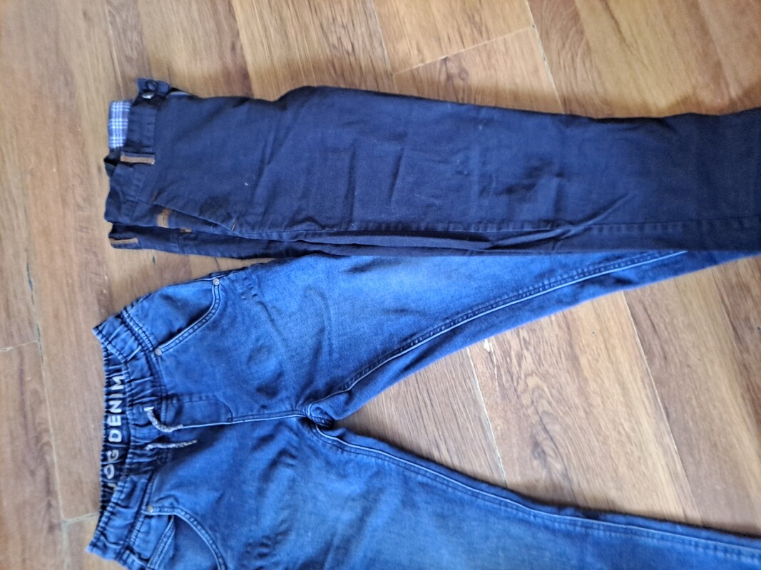 Elbląg Sprzedam 
Ubrania dla dziewczynki rozmiar 98-104-70 zł
Ubrania dla chłopca od rozmiaru 140-164-70 zl
Wózek dla