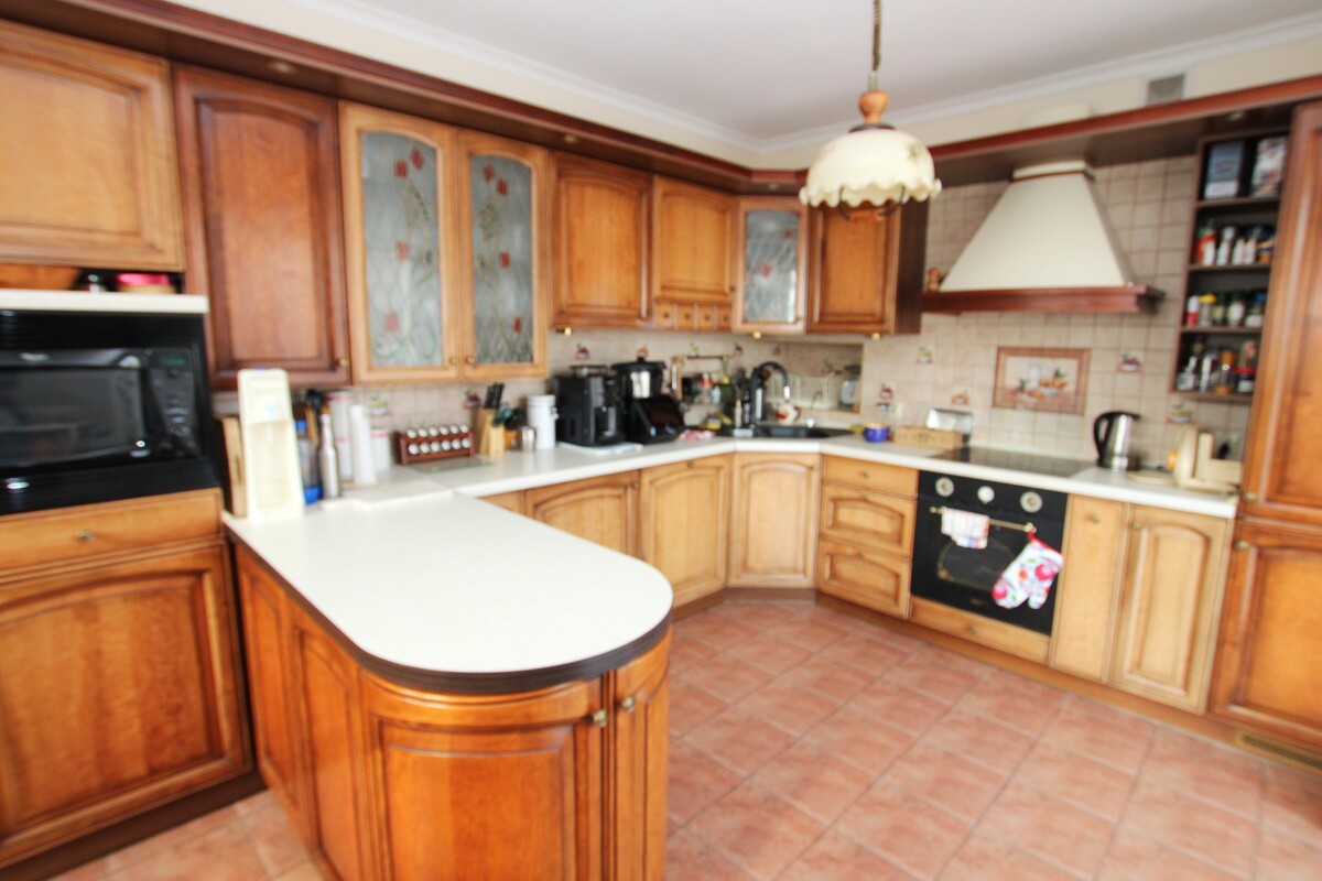 Elbląg NIERUCHOMOŚCI ANNA KRASZEWSKA Inwestycja w komfort i jakość: solidny wolnostojący dom z dużym garażem