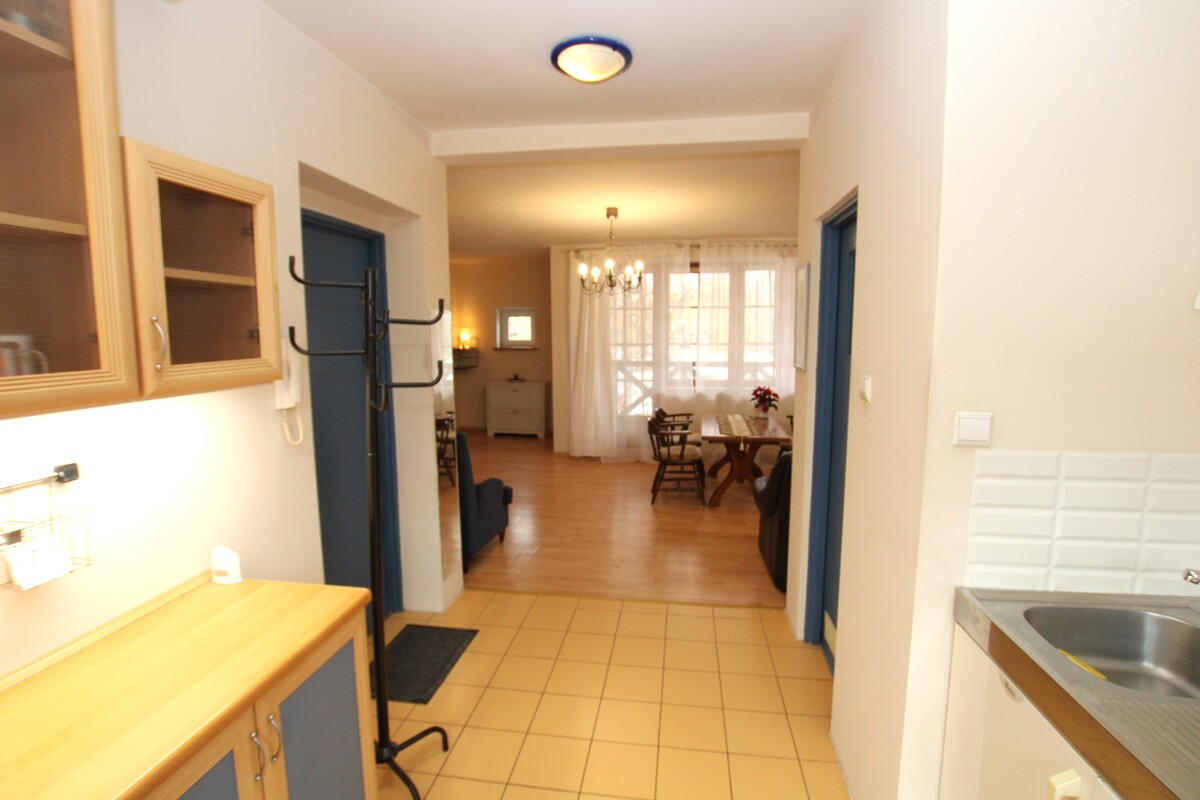 Elbląg NIERUCHOMOŚCI ANNA KRASZEWSKA Klimatyczne mieszkanie na Starym Mieście ul. Kumieli