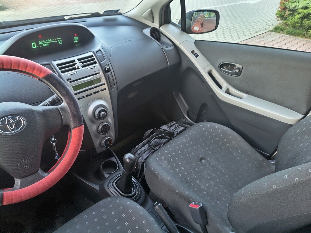 Elbląg TOYOTA YARISSilnik : 1.0 69KMZarejestrowana i opłacona