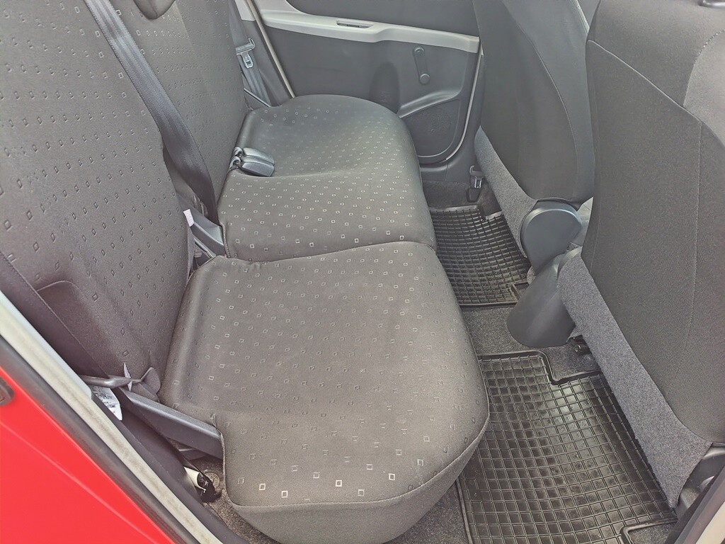 Elbląg TOYOTA YARISSilnik : 1.0 69KMZarejestrowana i opłacona