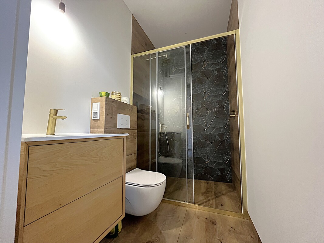 Elbląg Oferuję sprzedaż mieszkania na parterze w Elblągu.film